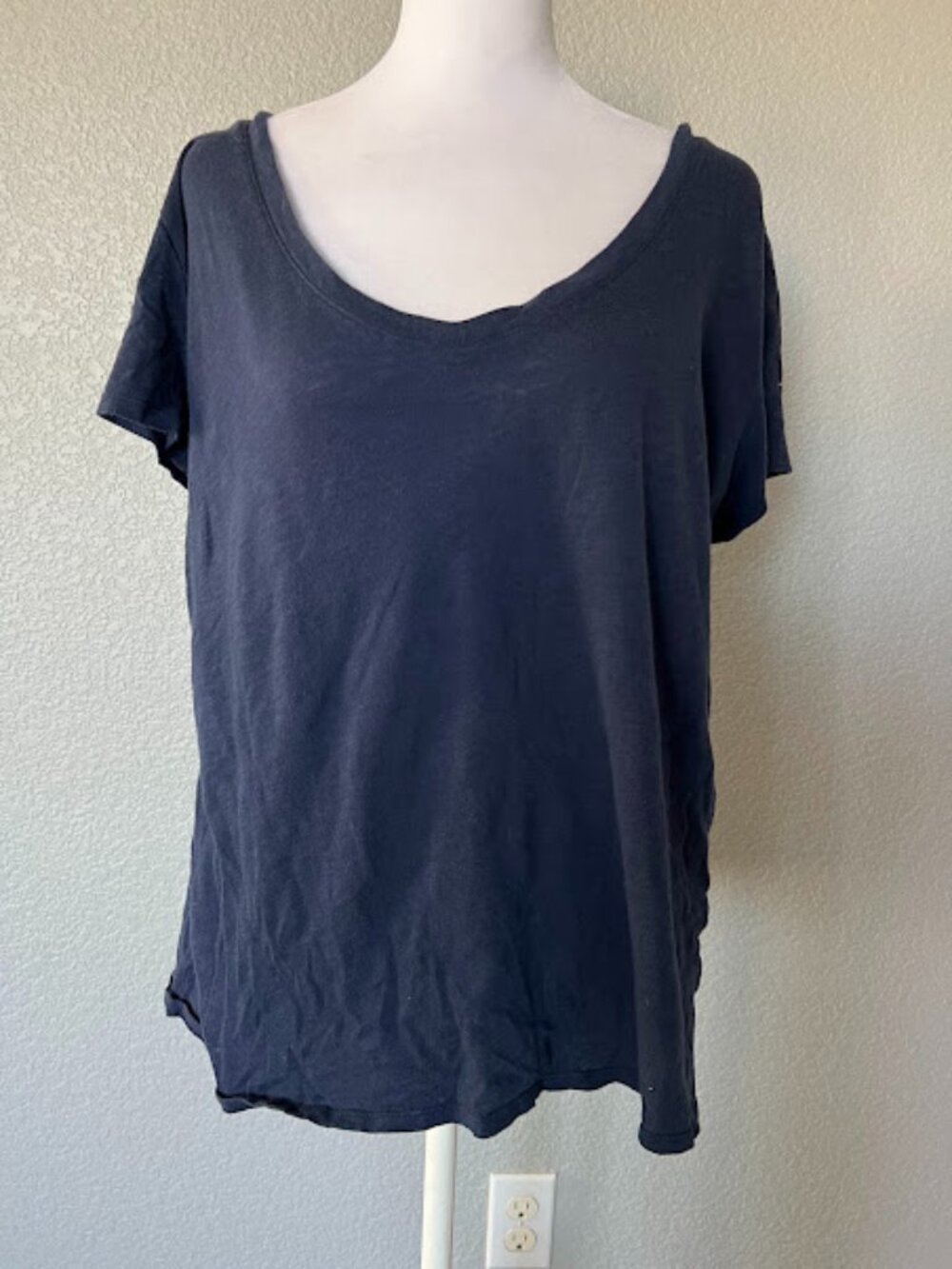 PINK Victoria’s Secret Blue Short Sleeve V Neck T-Shirt Size Large